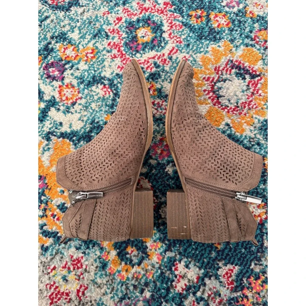 Vince Camuto Girl's Brown Suede Campina Booties Size‎ 5M